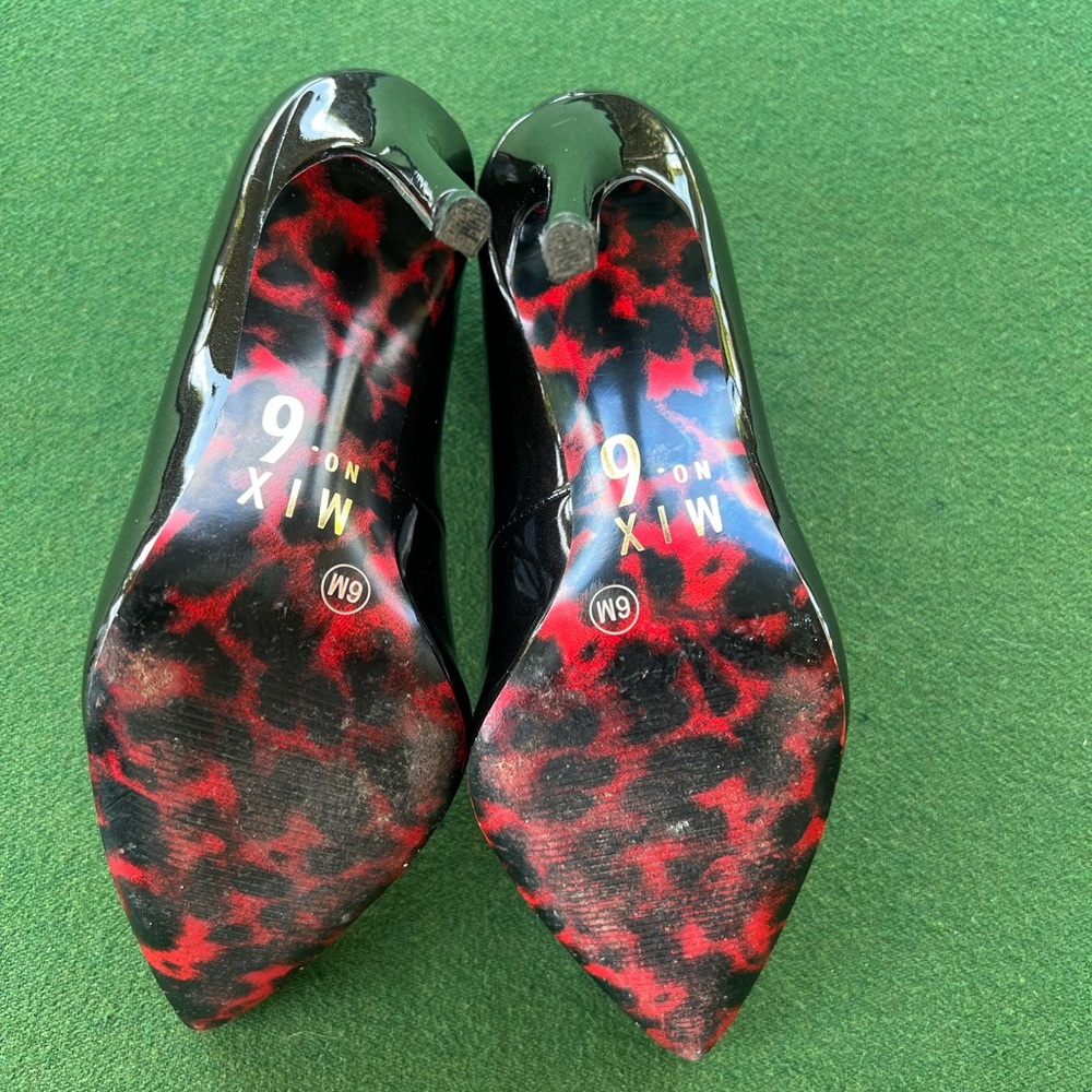 Elegant Black Stiletto Heels - Picture 2 of 4
